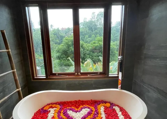 Villa Ubud Hills & *