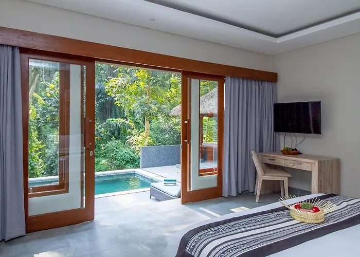 Villa Ubud Hills & *