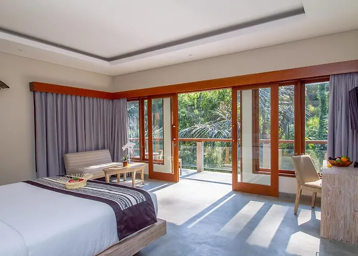 Villa Ubud Hills & *
