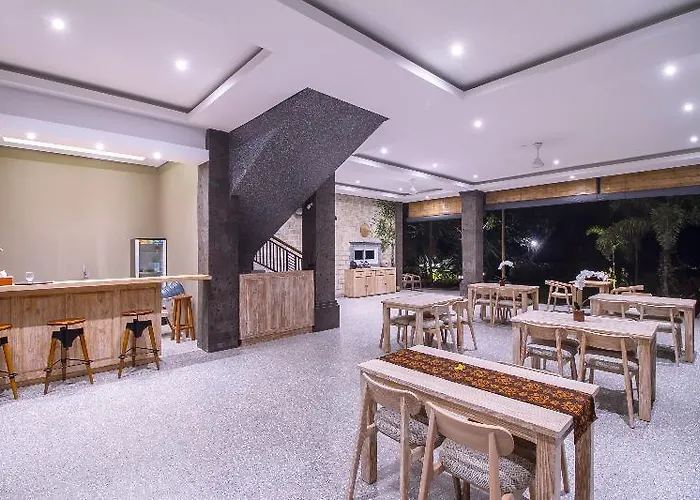 Villa Ubud Hills & *